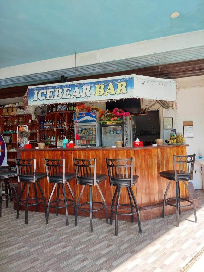 Ice Bear Bar & Tourist Inn Dauis Buitenkant foto